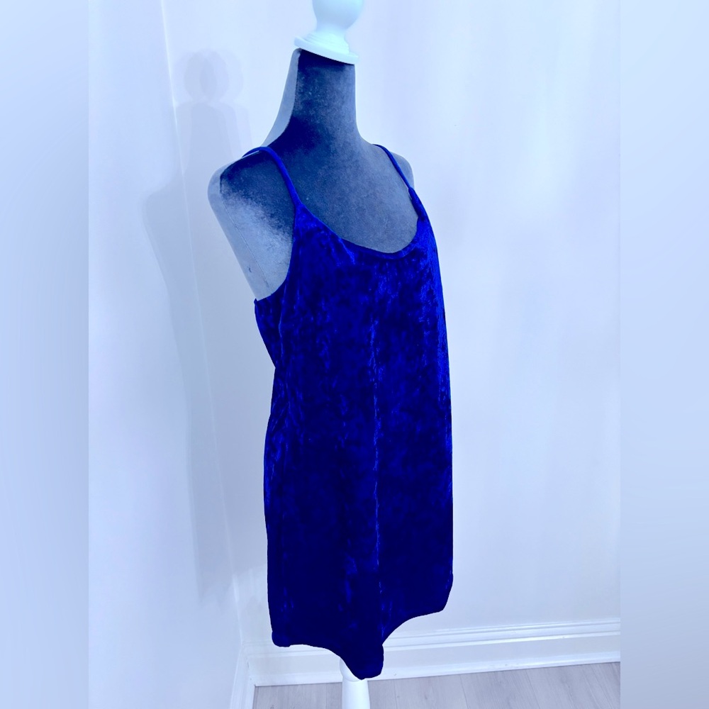 Forever 21 Blue “Crushed Velvet” Strappy Mini Size M - Picture 2 of 11